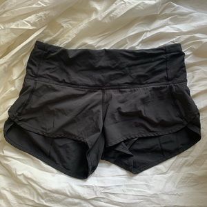 LULU LEMON RUN SPEED SHORTS SIZE 2